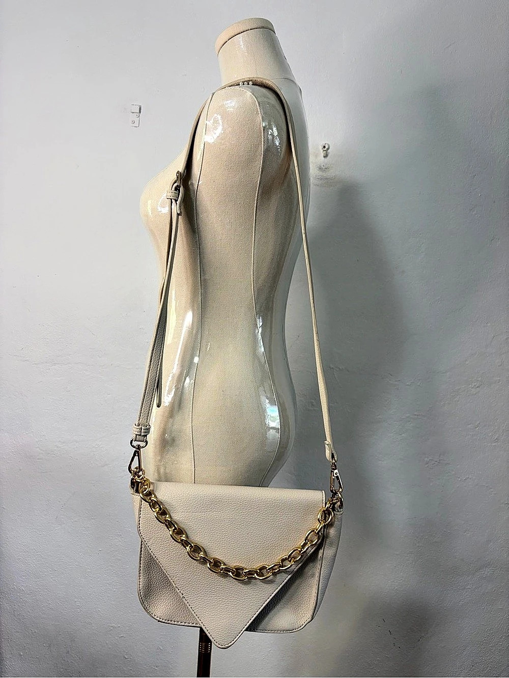 Urban Expressions Crossbody Bag in Cream